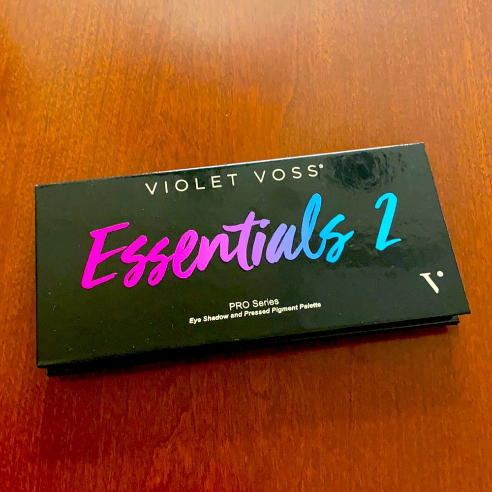 Violet Voss Essentials 2 Palette